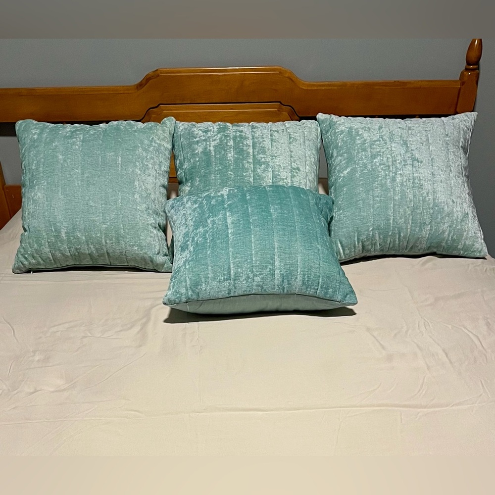 Elegant Teal Velvet Pillow Set